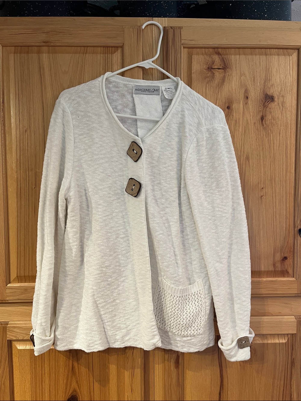 Monterey Bay White Button-Front Knit Cardigan with Wooden Accents, size M - EUC